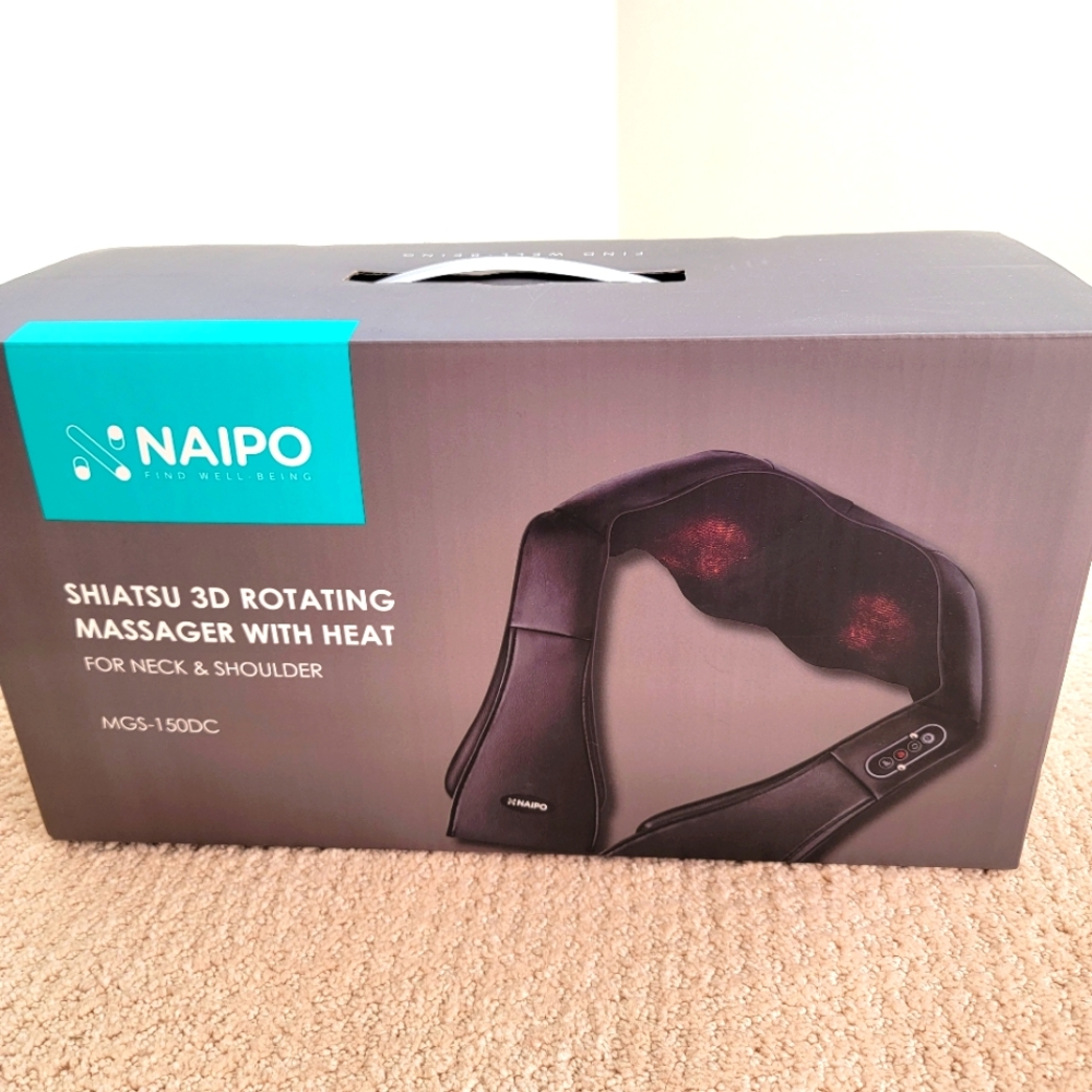 NWT Naipo Shiatsu 3D Rotating Massager With Heat for Neck & Shoulder